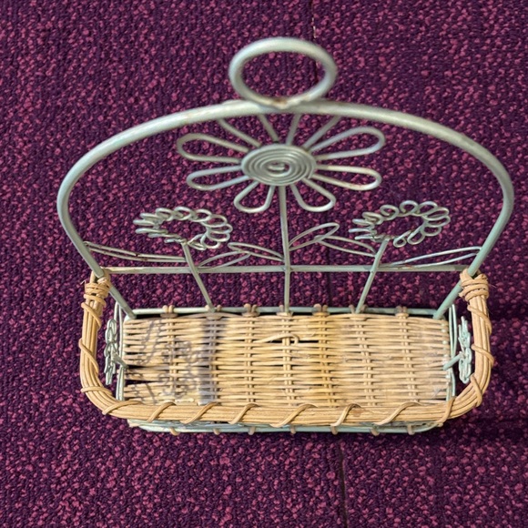 Floral Wire Wall Shelf - Picture 2 of 2